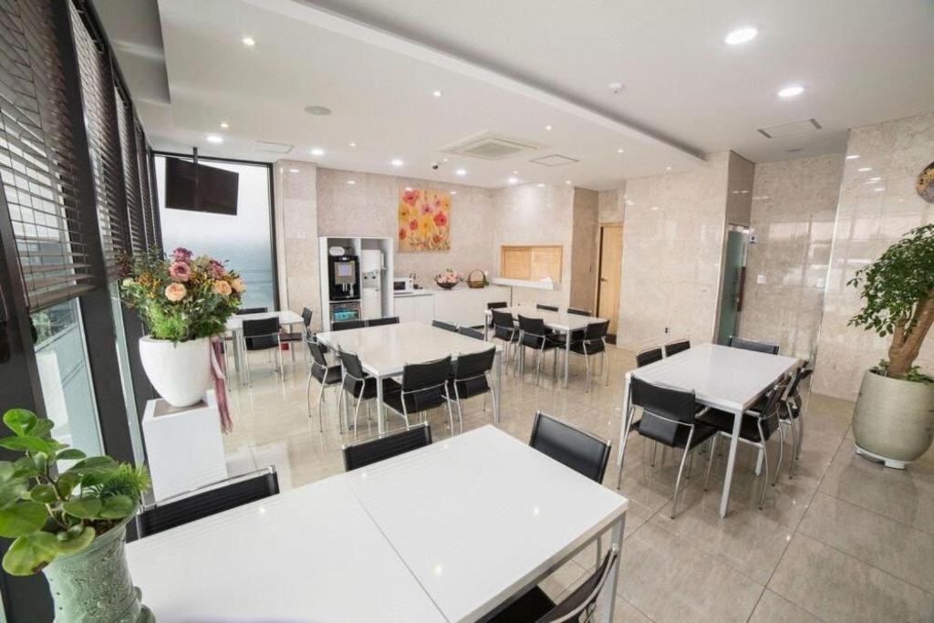 Reve Business Hotel Jeju Exterior photo