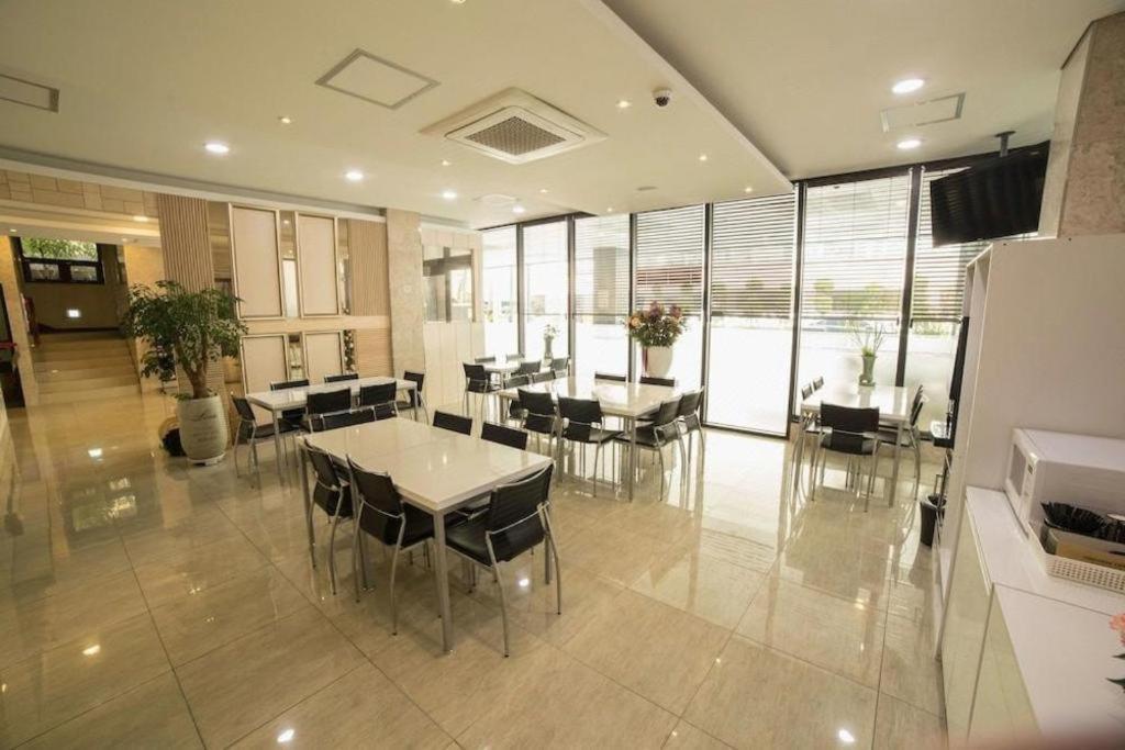 Reve Business Hotel Jeju Exterior photo