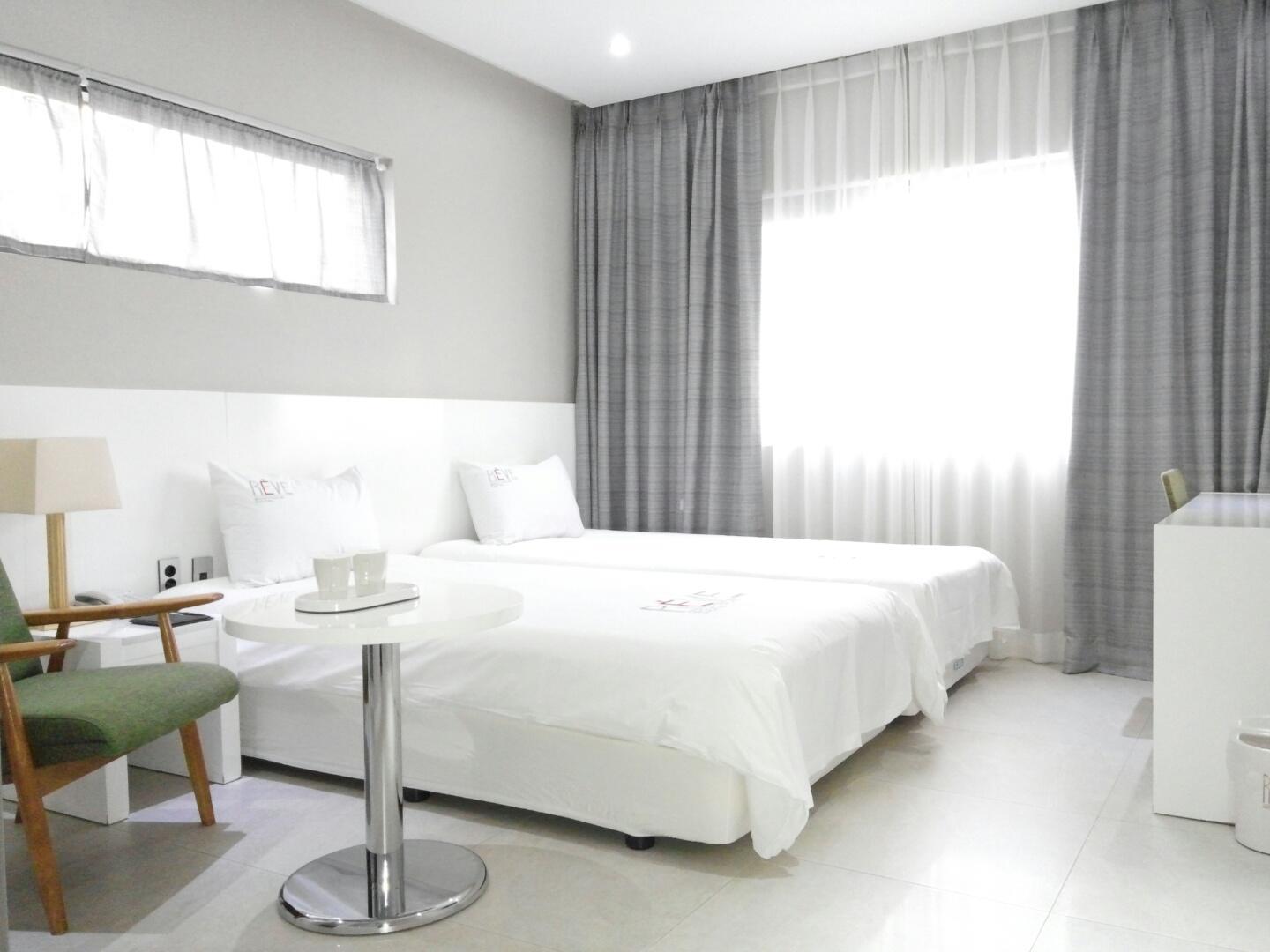 Reve Business Hotel Jeju Exterior photo