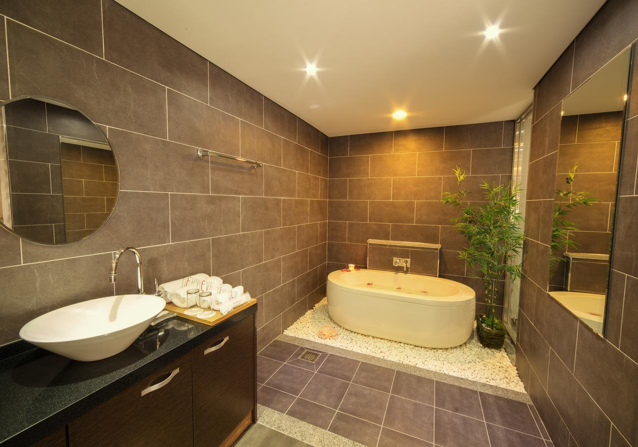 Reve Business Hotel Jeju Exterior photo
