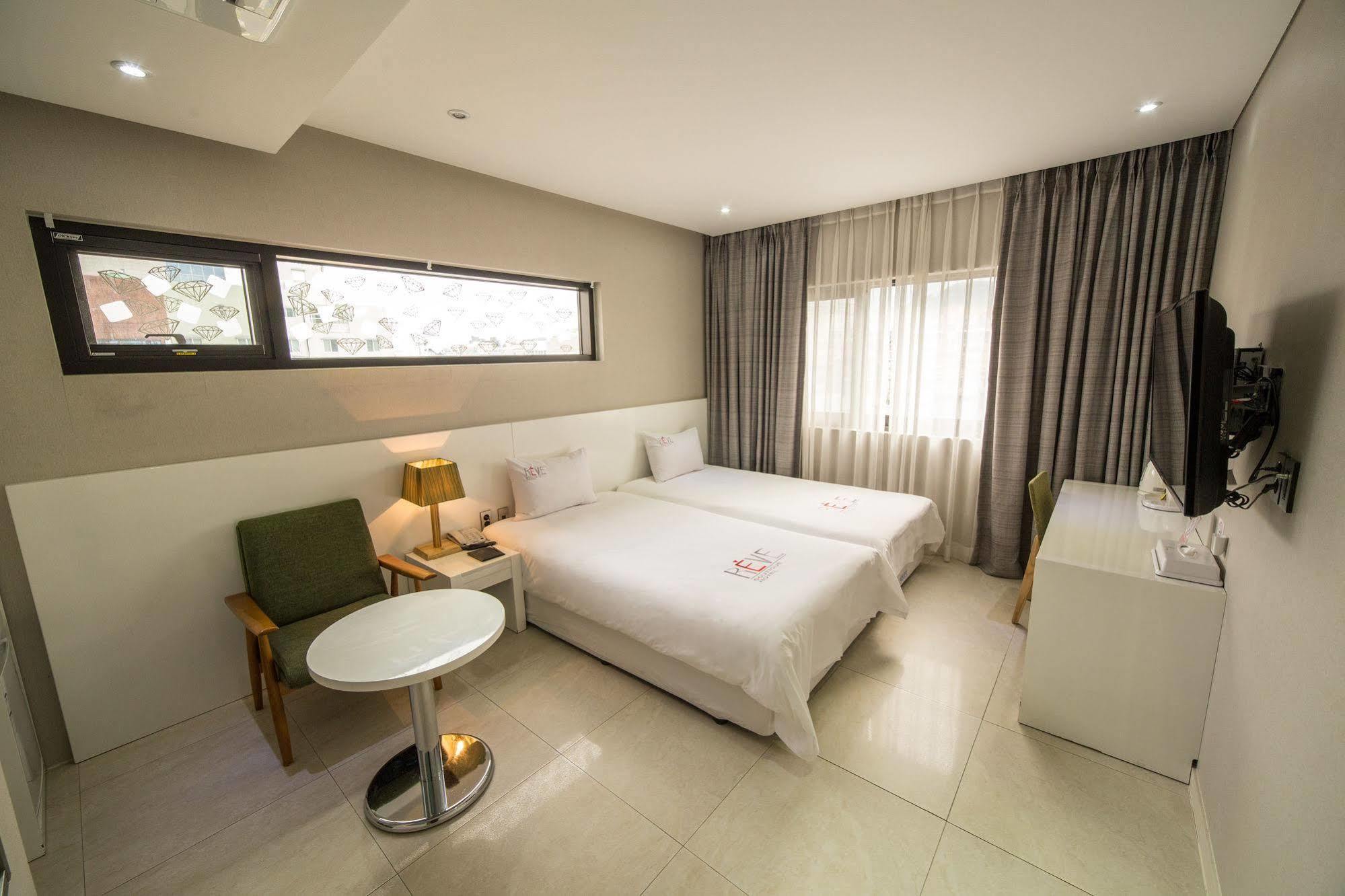 Reve Business Hotel Jeju Exterior photo