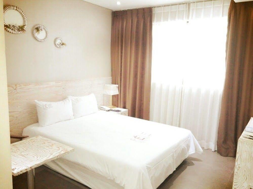 Reve Business Hotel Jeju Exterior photo